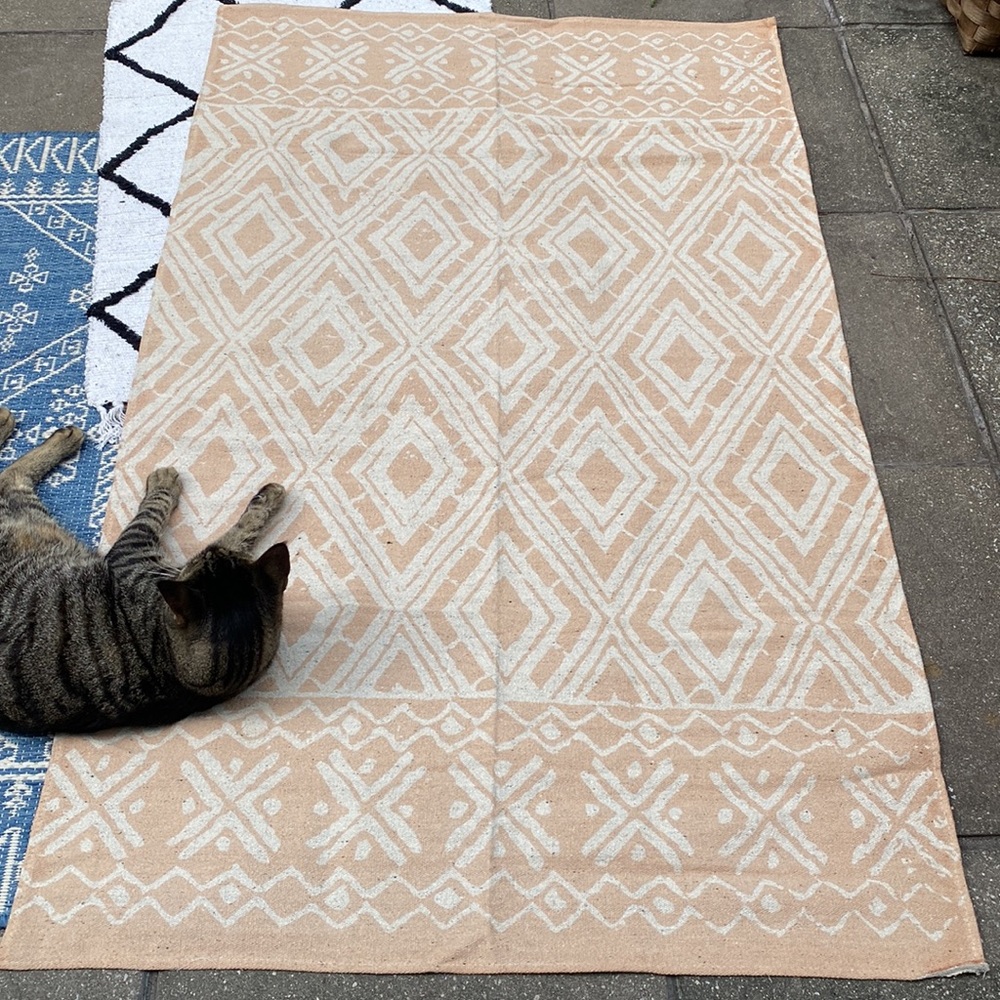 African style geometric block print Rug 3' x 5' - Picture 2 of 7